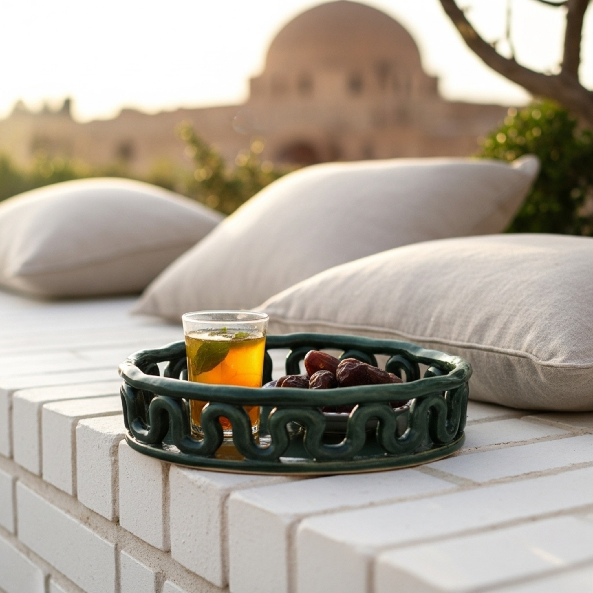 Plateau en céramique Handmade – Rond ajouré, multi-usage