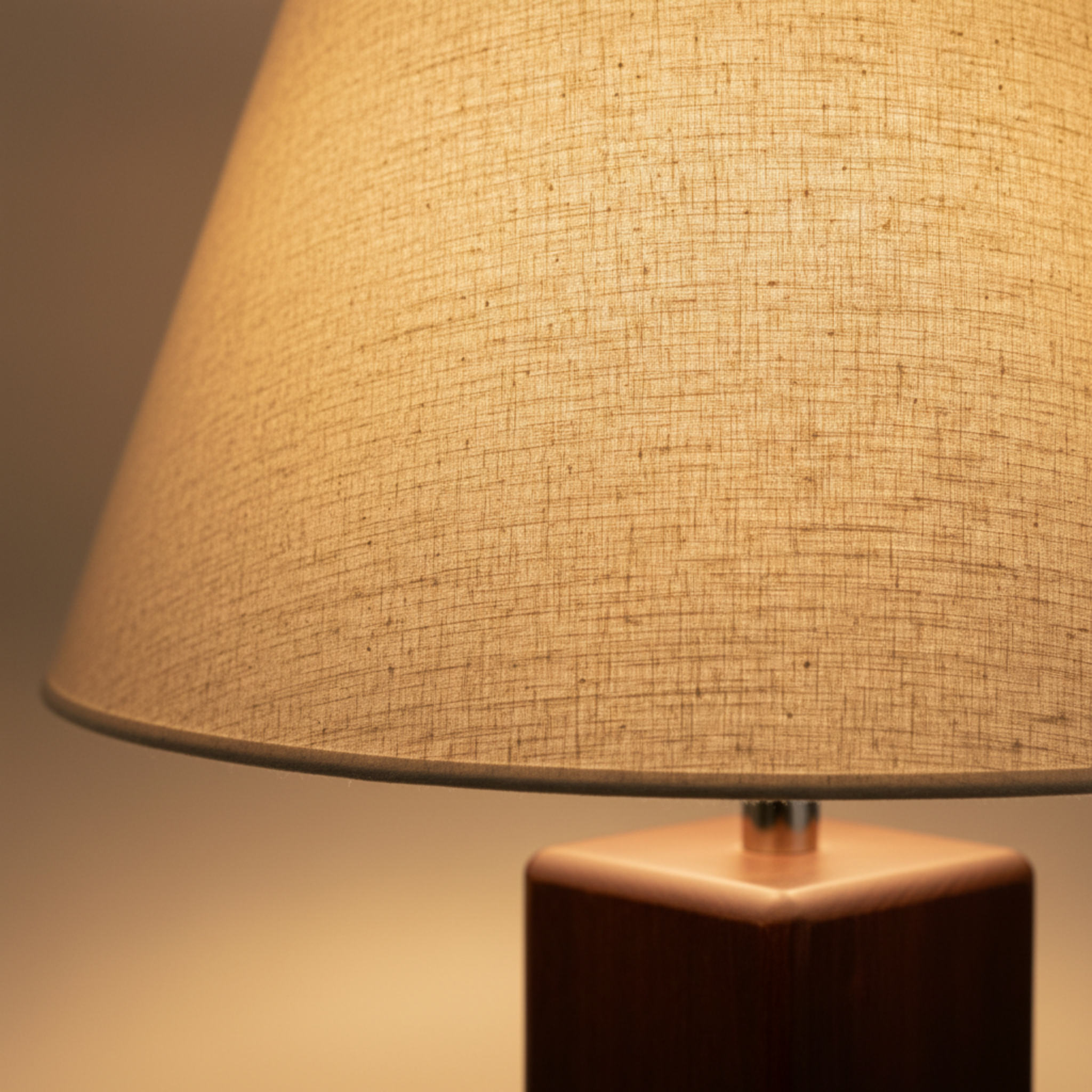 Lampe à Poser Artisanale en Bois & Lin - Design Unique Tunisie