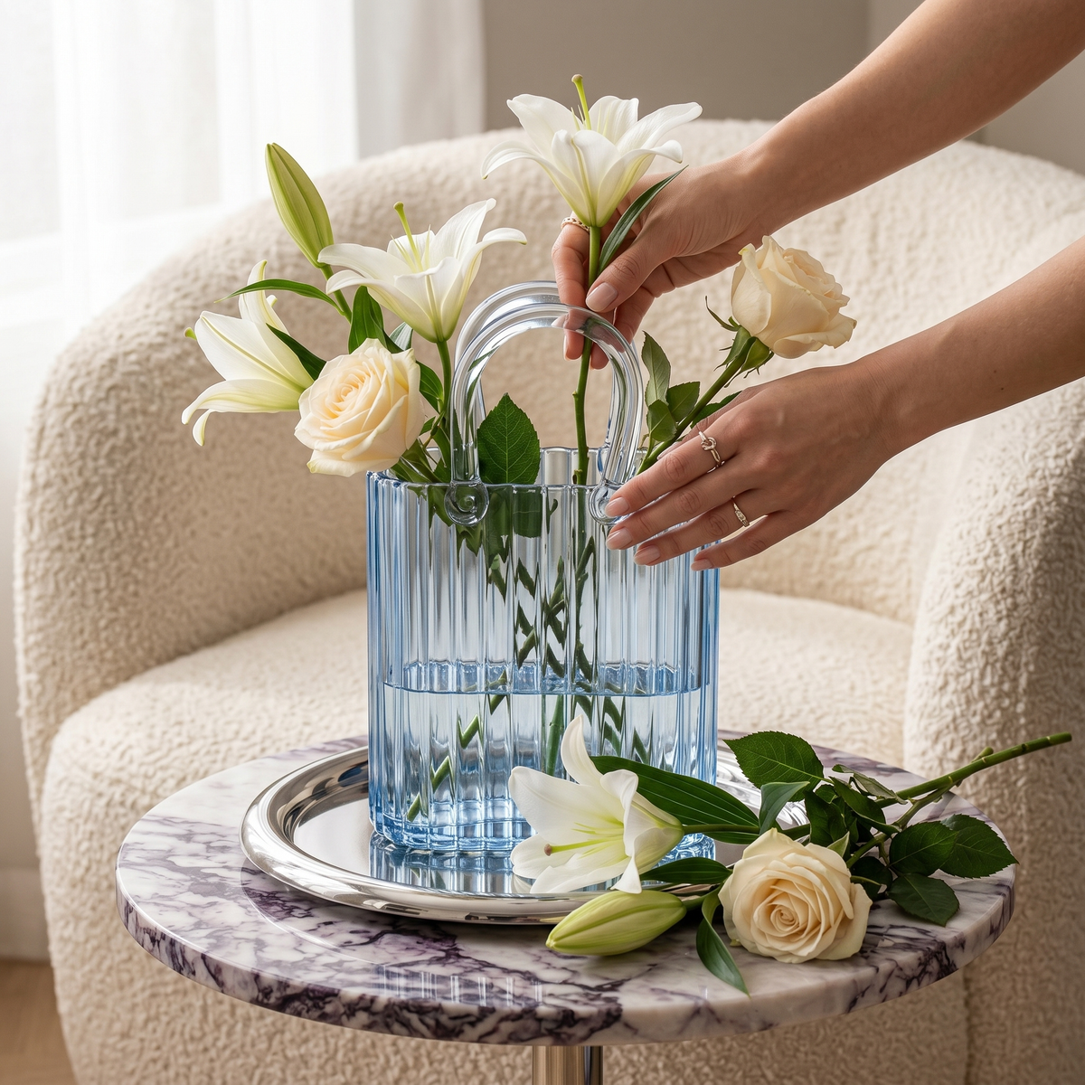 Vase Forme Sac Verre Bleu Côtelé Bleu Sidi Bou Saïd Tunisie | Fiolla Home