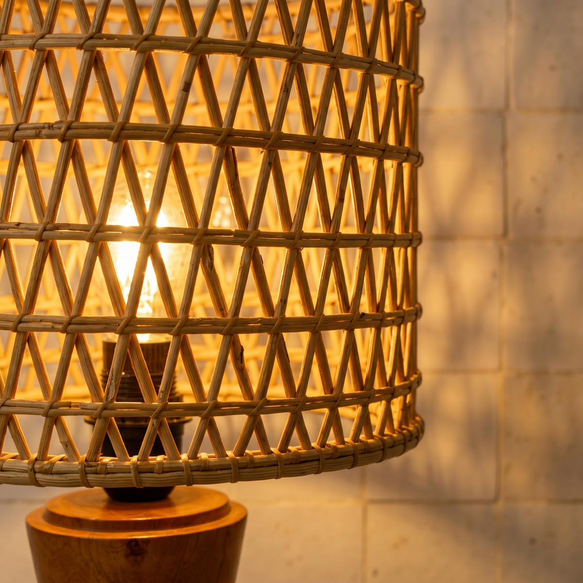 Lampe à Poser Bois d'Olivier Fibres de Palmier Tunisie | Fiolla Home