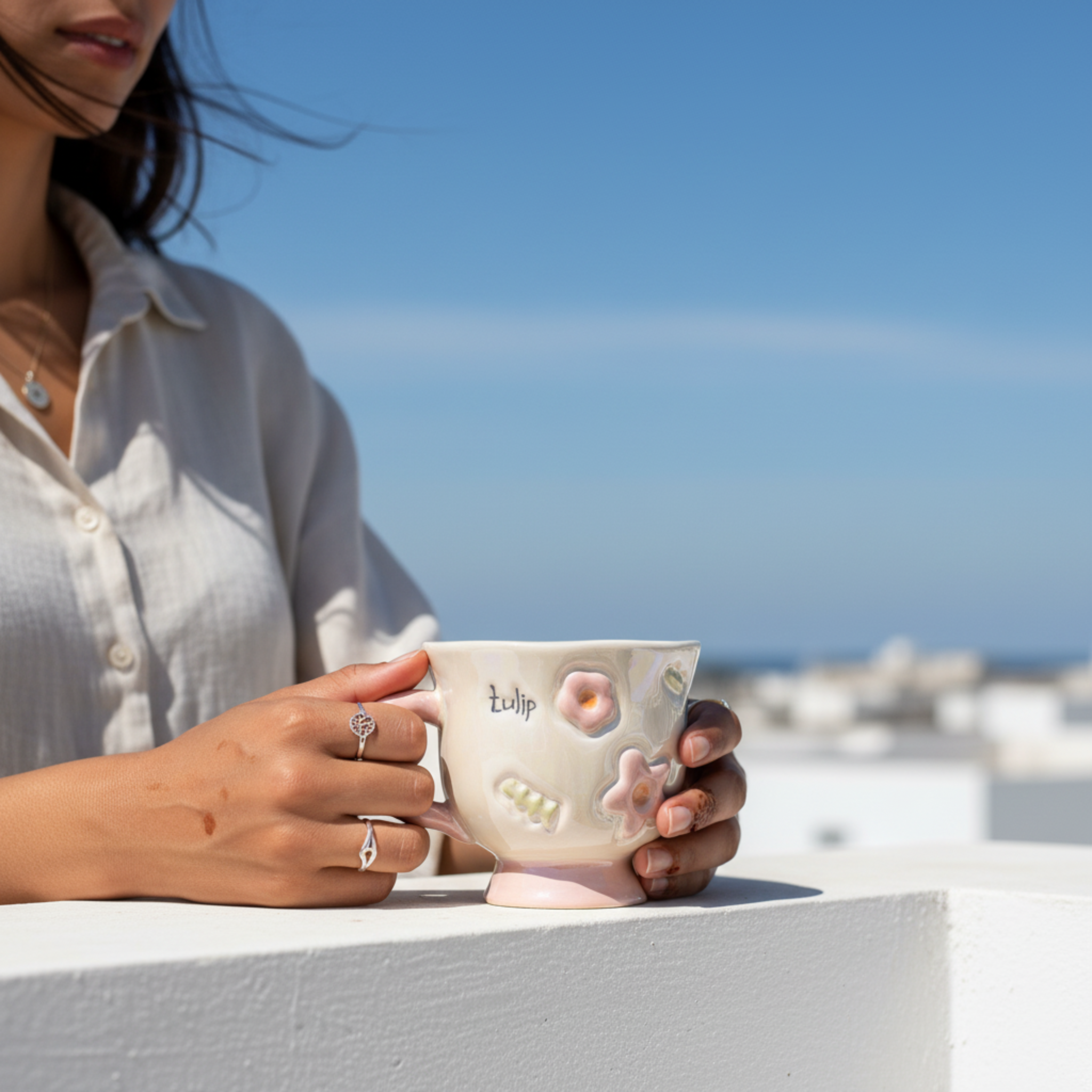 Mug Rose Design Fleur en Relief en Céramique – Style Moderne Tunisie