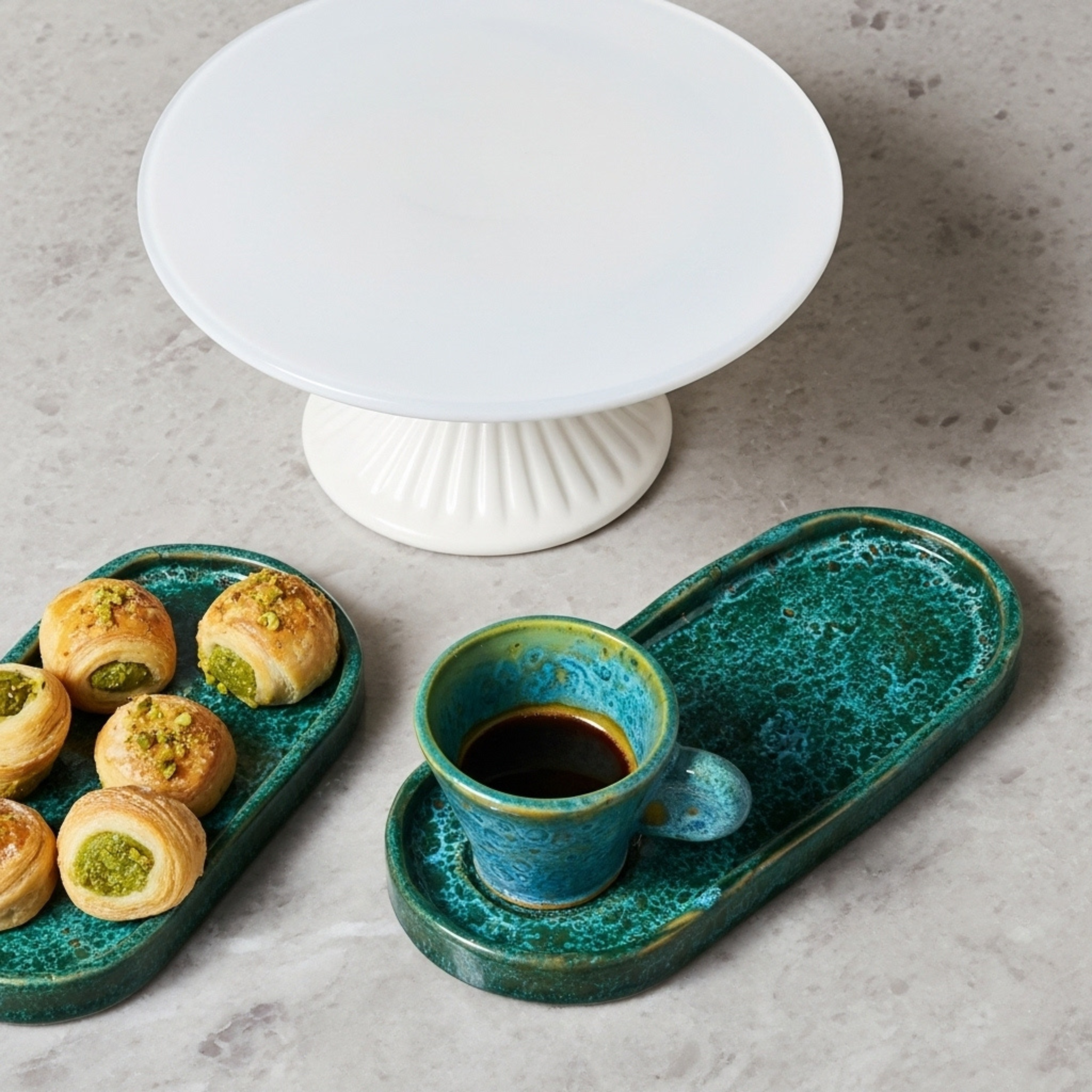 Set espresso en céramique – tasse + plateau, émail vert