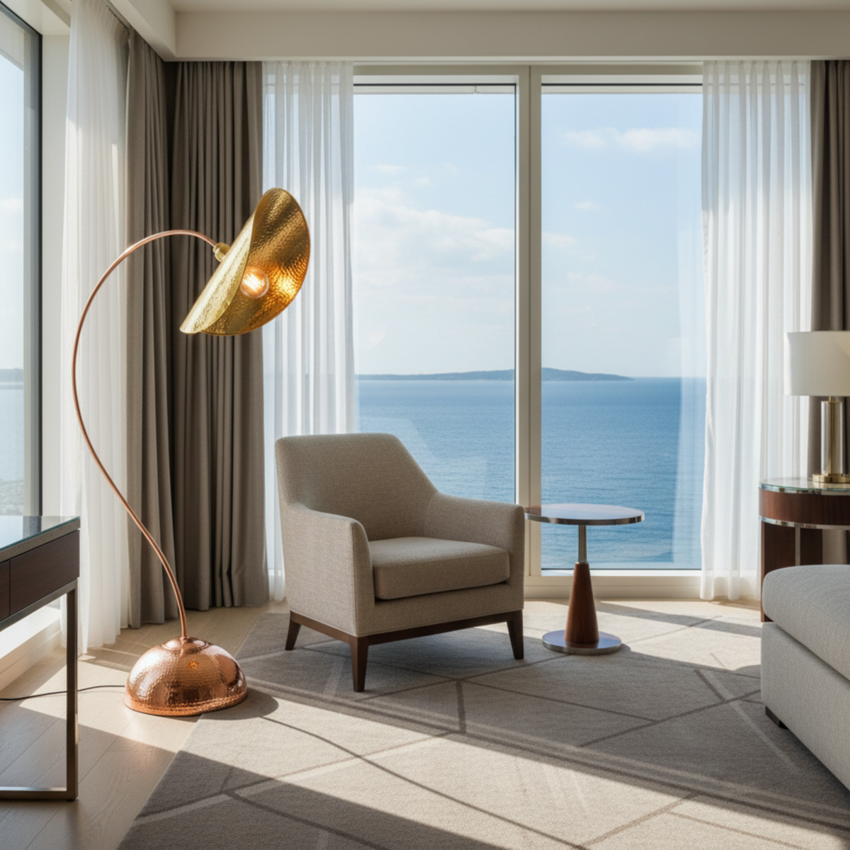 Lampadaire Arc Cuivre Martelé Fait Main Artisanal | Fiolla Home