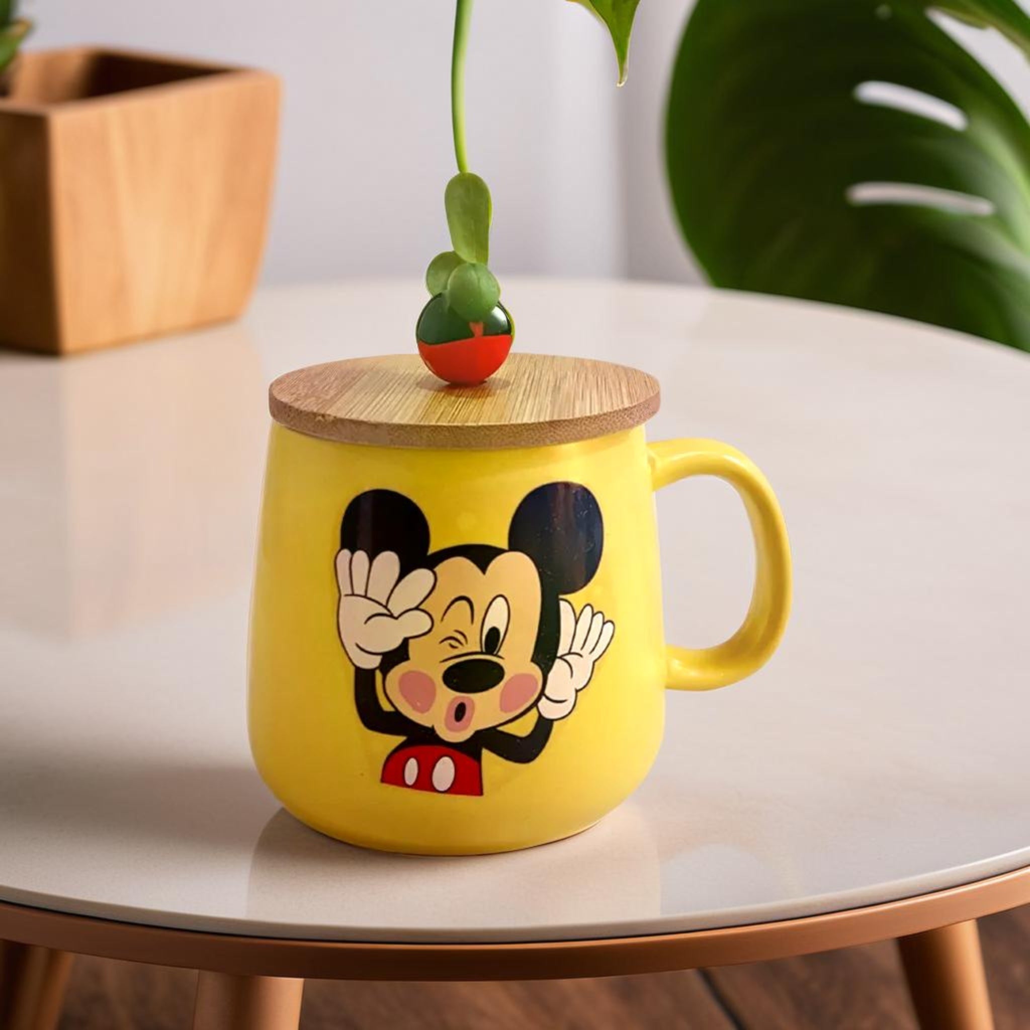 Tasse à café Disney princesse de la collection Fiolla Home, motifs royaux et élégants.