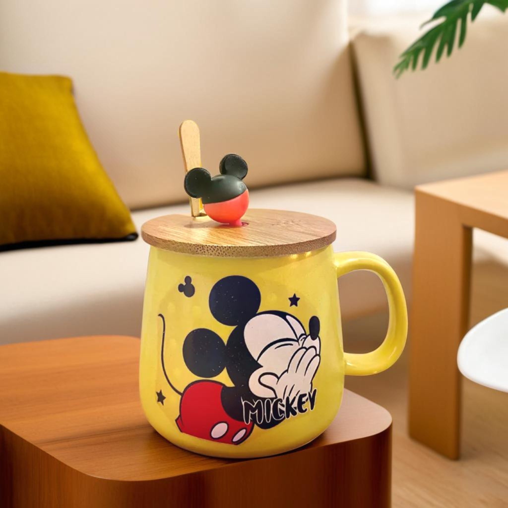 Tasse Disney Les Avengers édition limitée, design dynamique pour les amateurs de super-héros.