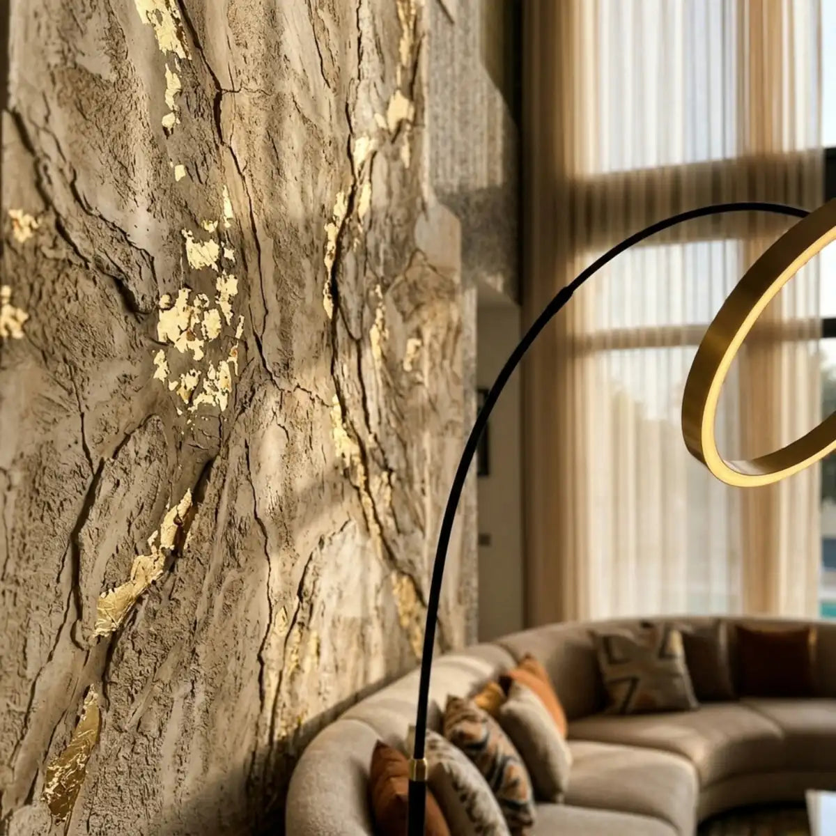 Lampadaire LED Anneau Doré – Design Moderne Noir & Or