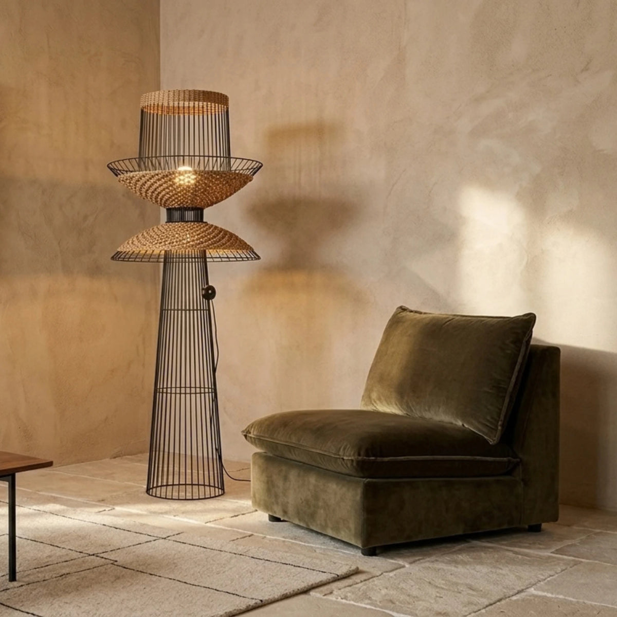 Lampadaire Rotin Tunisie | Fibre de Bananier & Métal Noir | Fiolla Home
