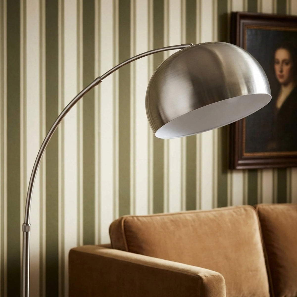 Lampadaire Arc Argenté Tunisie | Grand Dôme & Socle Noir | Fiolla Home