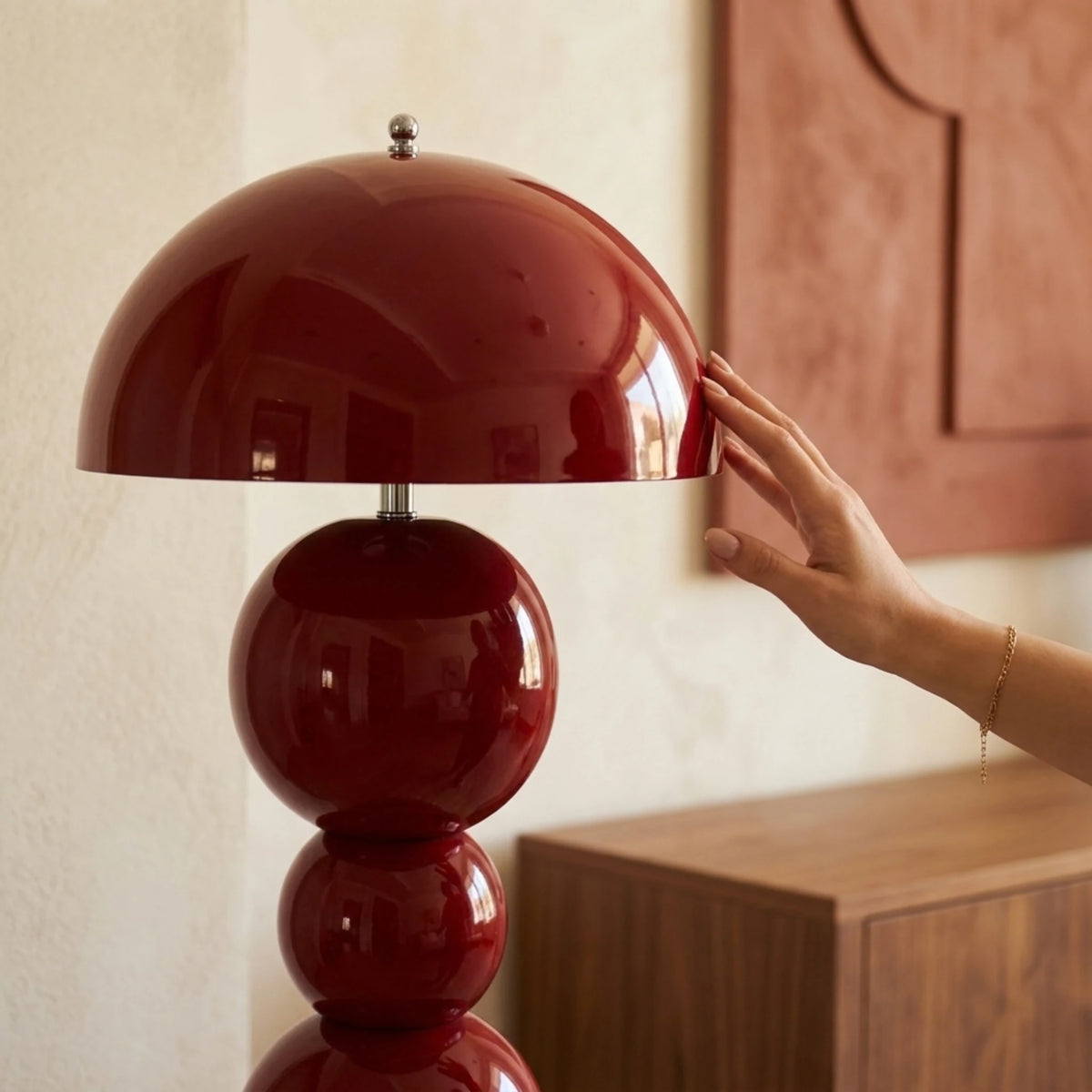 Lampadaire Design Bordeaux à Boules – Pied en Bois