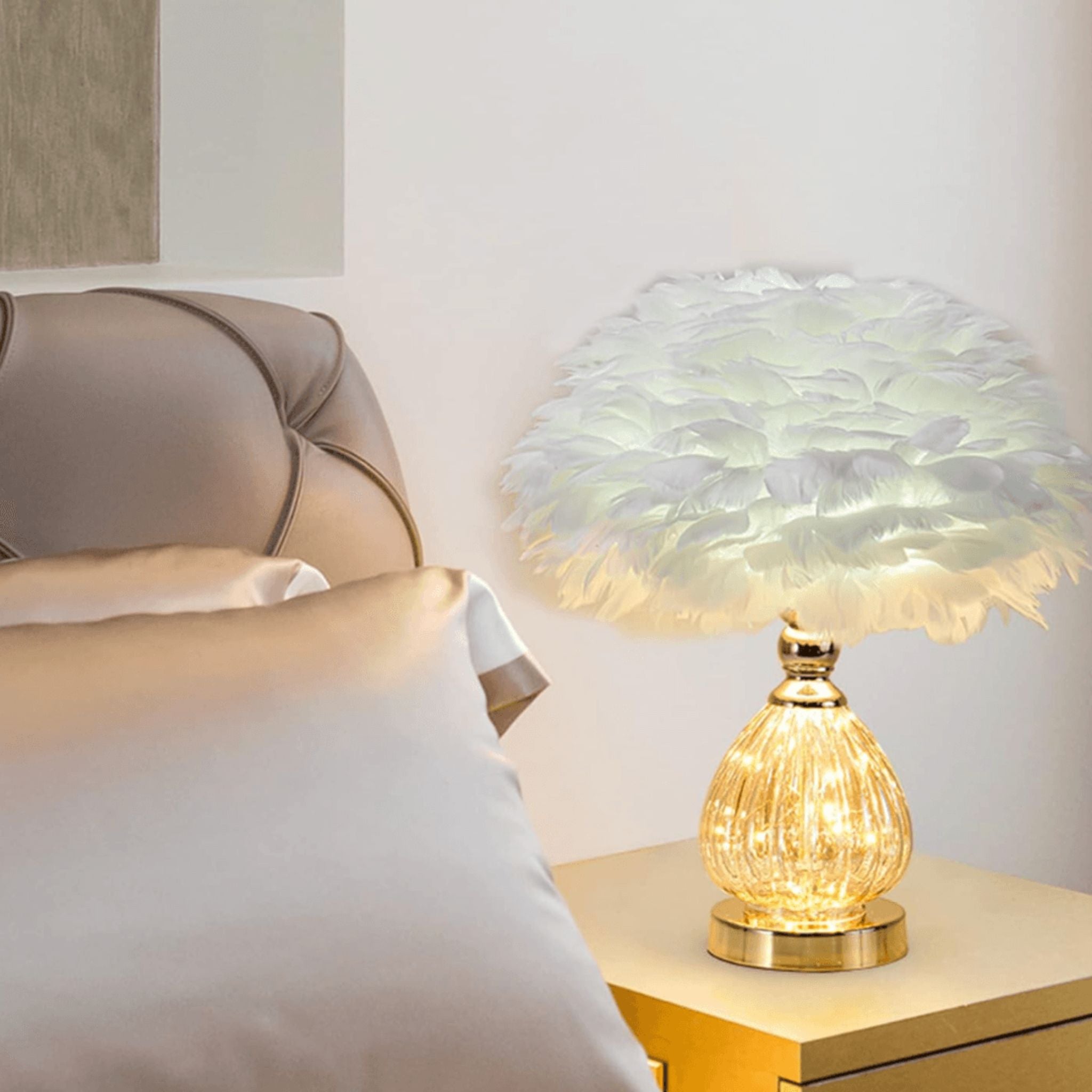 Lampe de Table en Plumes d'Autruche - Éclairage Luxueux et Élégant | Fiolla Home - Fiolla Home