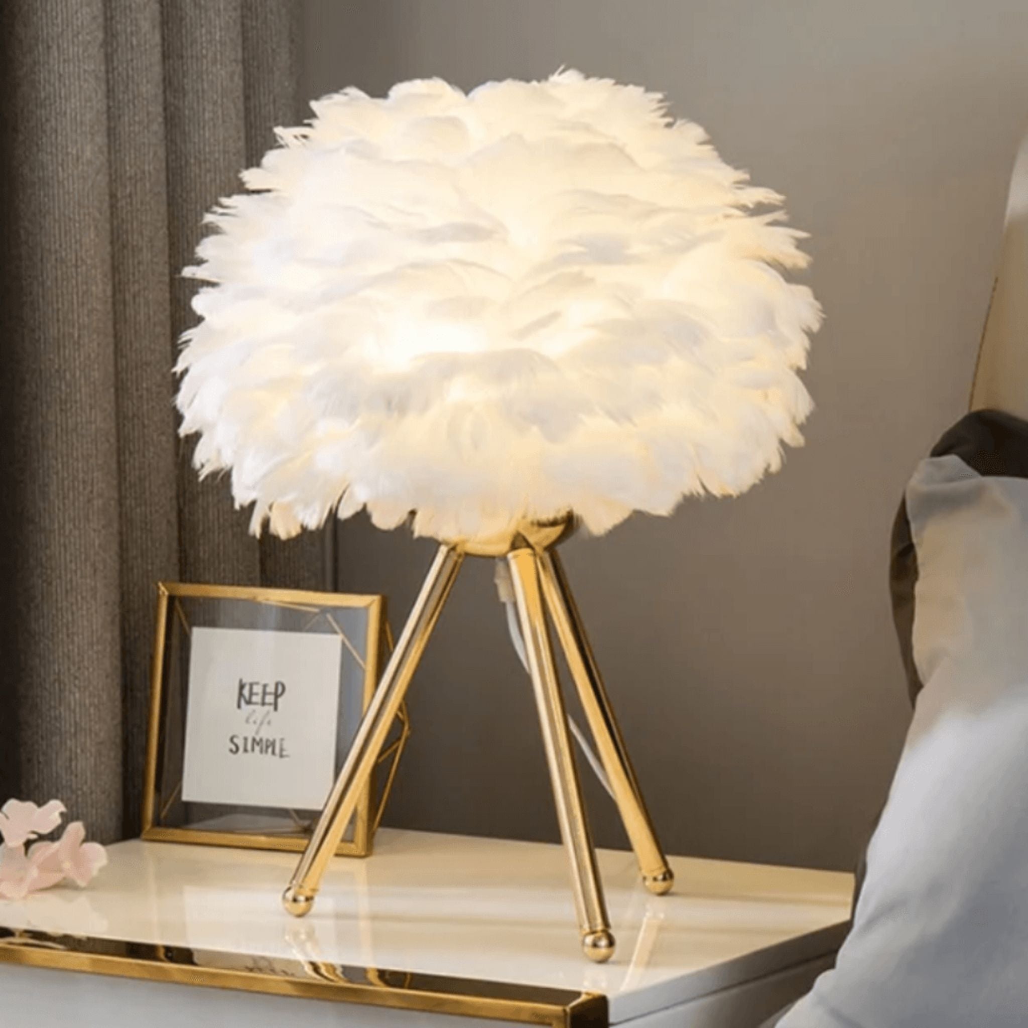 Lampe de Table en Plumes - Éclairage Élégant et Raffiné | Fiolla Home - Fiolla Home