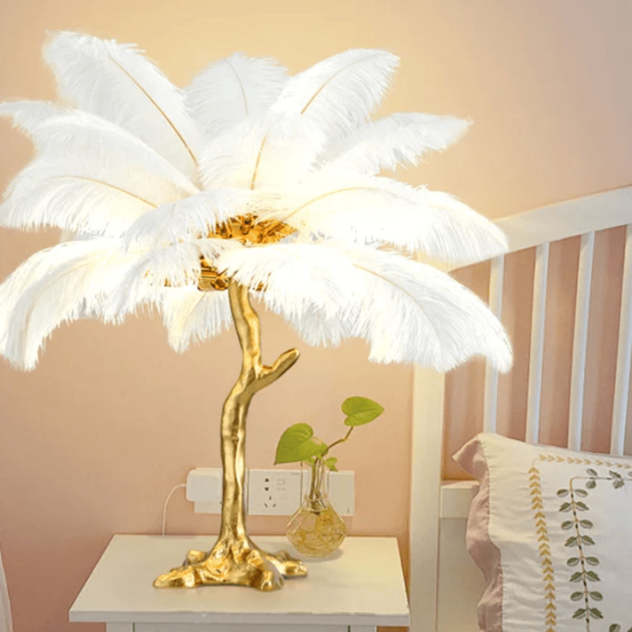 Lampe sur Pied avec Plumes d'Autruche - Élégance et Glamour | Fiolla Home - Fiolla Home