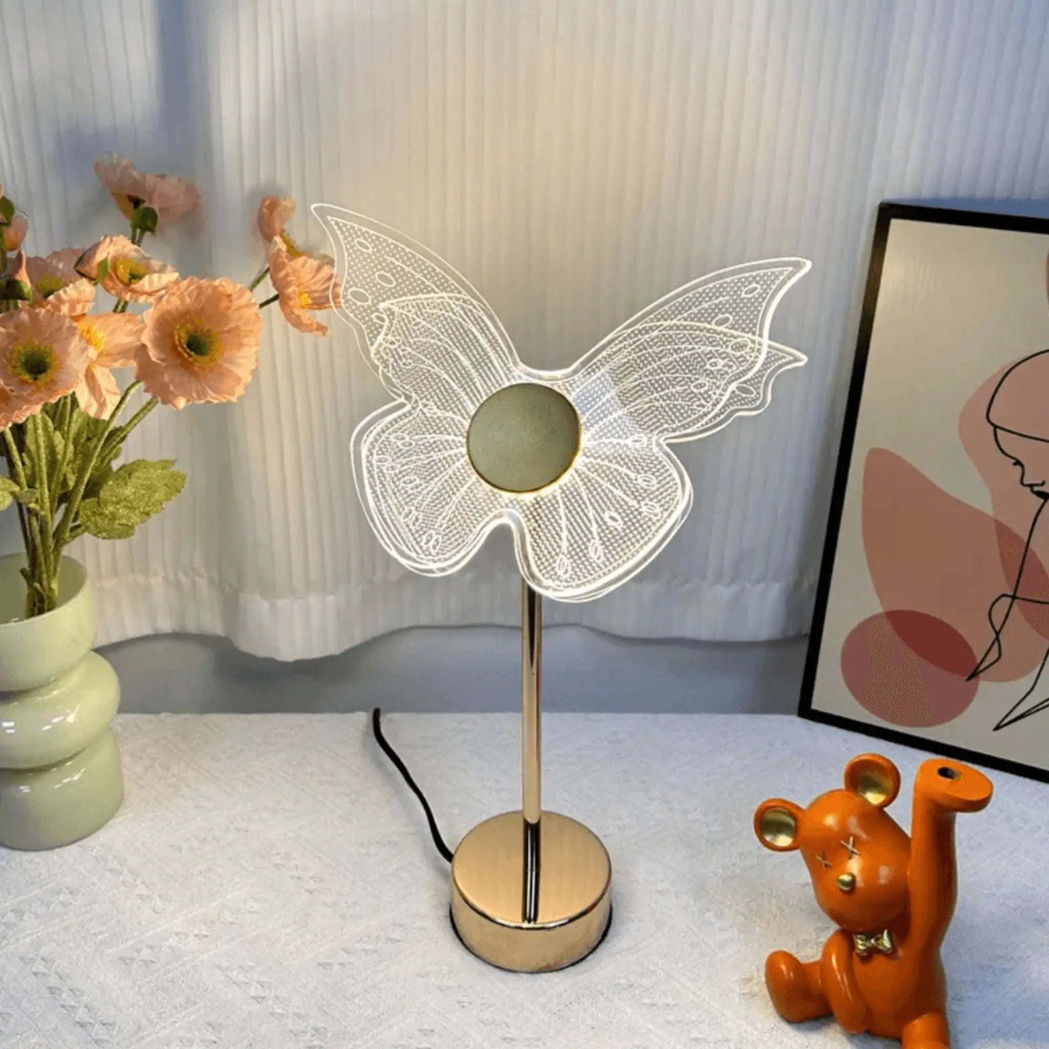 Lampe en forme de papillon, parfaite pour créer une ambiance féerique dans le salon ou la chambre