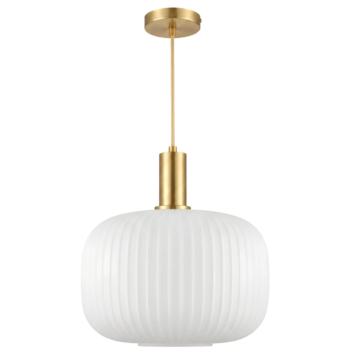 Lustre en verre opale cannelé blanc, cylindre arrondi et monture en métal doré brossé, de Fiolla Home, sur fond blanc