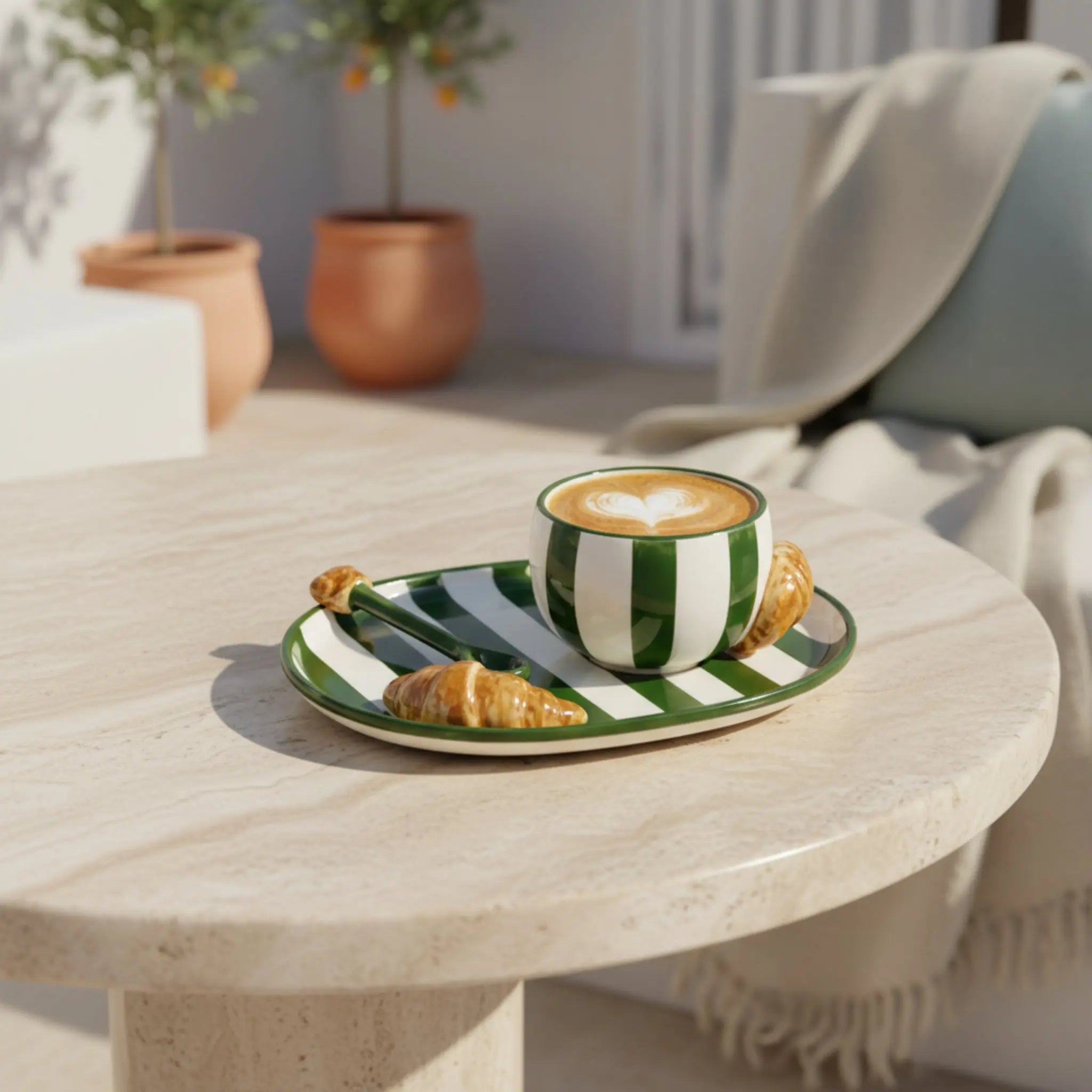 Mug café artisanal rayé vert croissant fait main
Tunisie jamais importé — céramique Fiolla Home