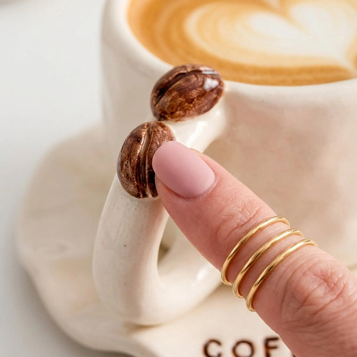 Cadeau amoureux café mug coffee céramique grains 3D
fait main Tunisie cuillère incluse — Fiolla Home