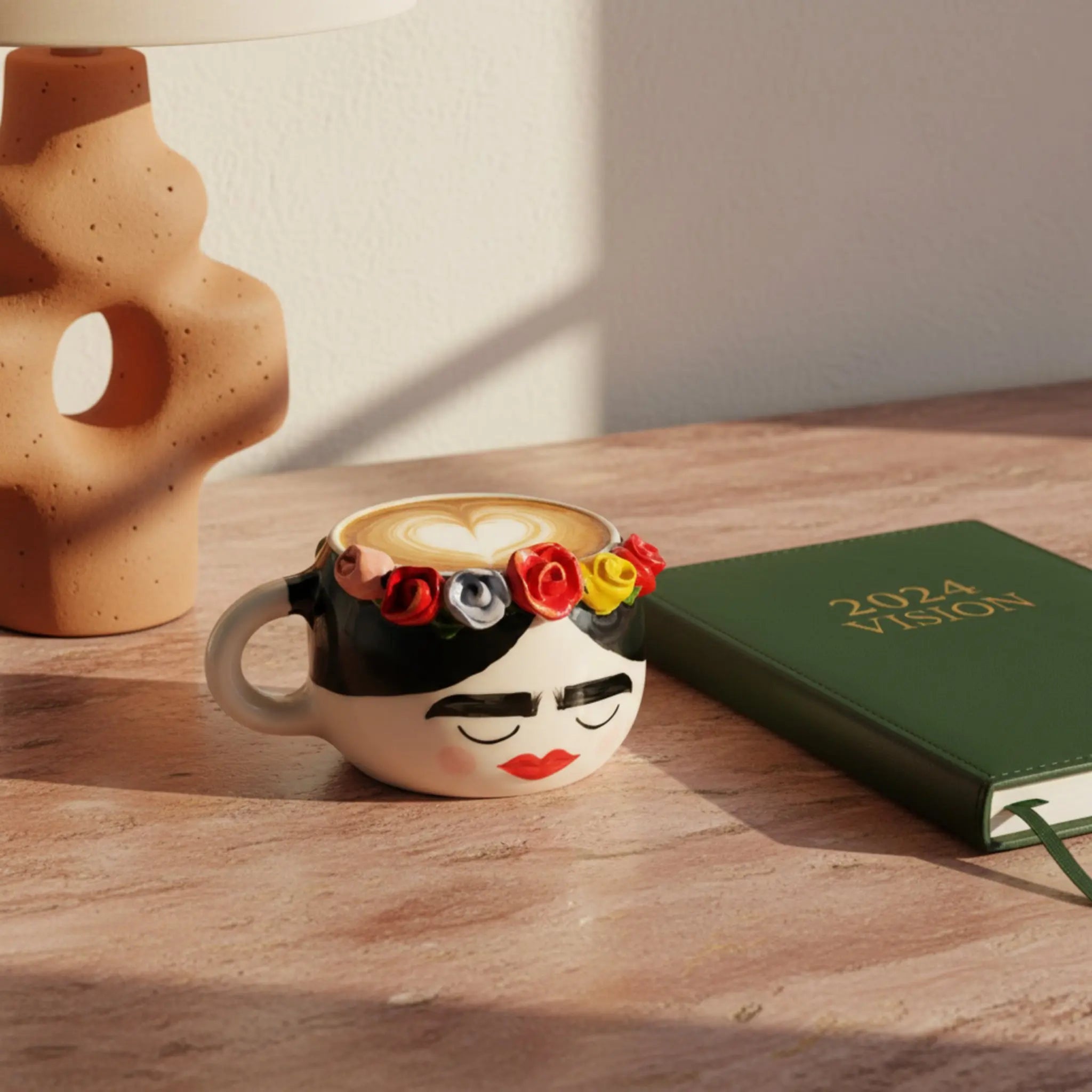 Mug Frida Kahlo céramique fait main Tunisie couronne
roses 3D colorées lèvres rouges — Fiolla Home