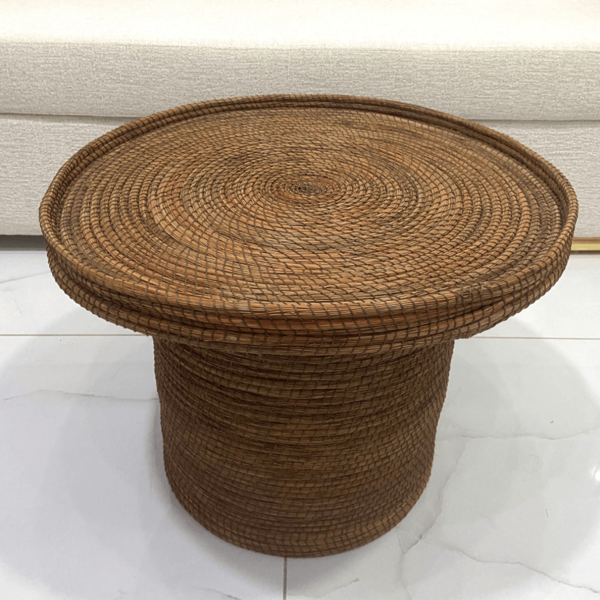 Table en Halfa - Élégance Naturelle et Fonctionnalité | Fiolla Home - Fiolla Home